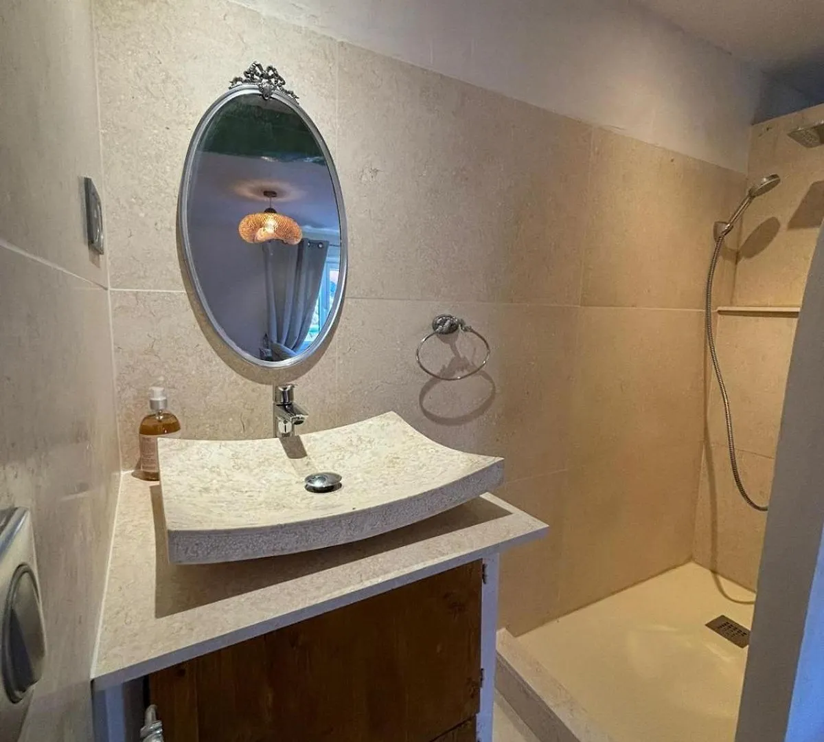 Appartement Lumineux Avignon Intra-Muros Au Calme Apartment